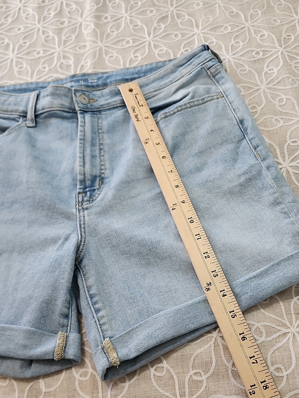 Old Navy Light Blue Rolled-Hem Wow Denim Shorts - Picture 10 of 12